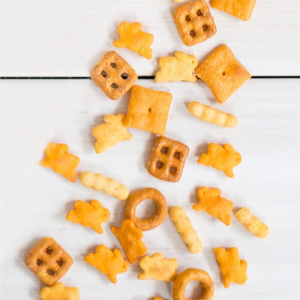 Annie's Organic Cheddar Snack Mix With Assorted Crackers and Pretzels 9 oz.-back2